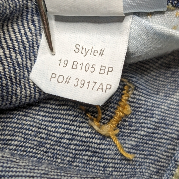 Aeropostale Women's Shorts size 0 Midi medium wash distressed Q-1 - Picture 7 of 8